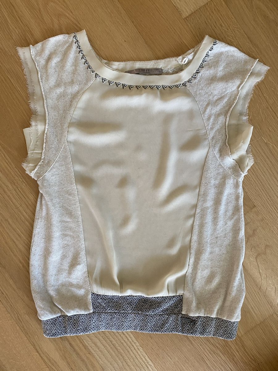 Guess Tops: Guess Top – Gebraucht aus Menznau von Merrick01 4