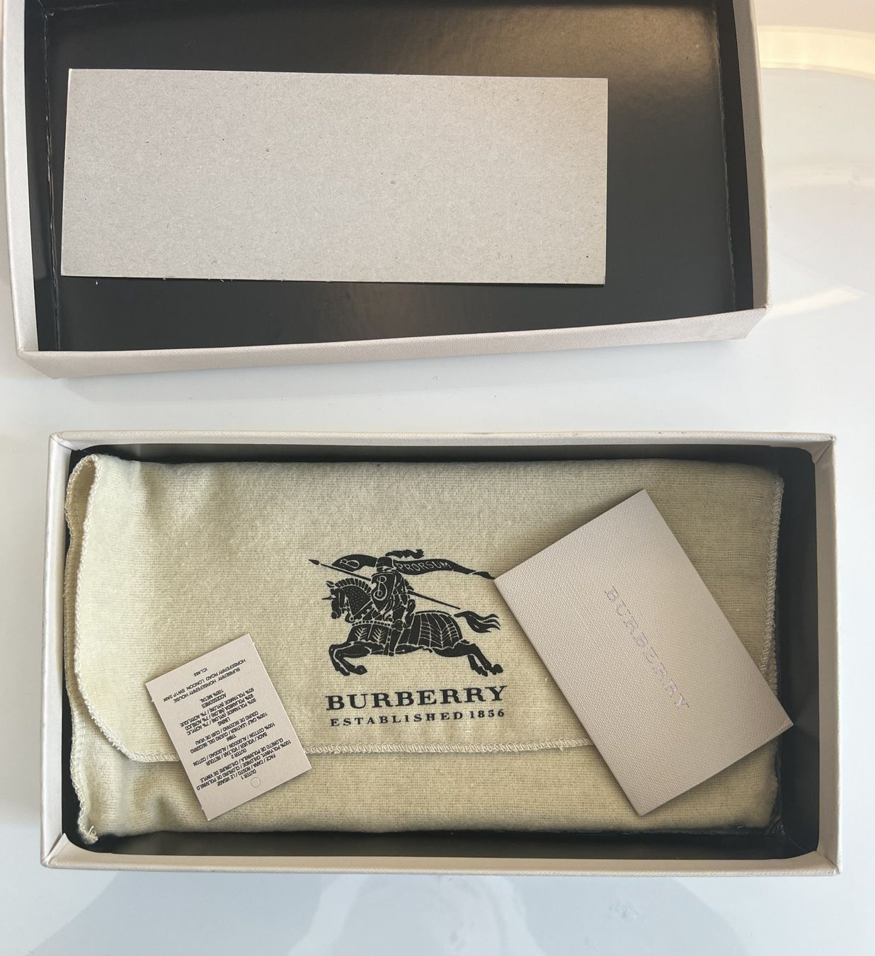 Burberry Portafogli: Burberry Bifold Wallet – Usato da Bülach venduto da deinmica 8