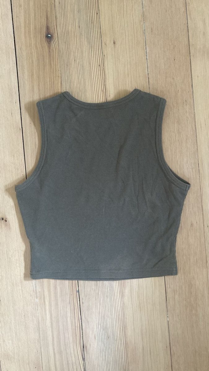 Tops: Tanktop cooler Print Grösse S Crop Top – Gebraucht aus Muri b. Bern von ala_mq5t 3