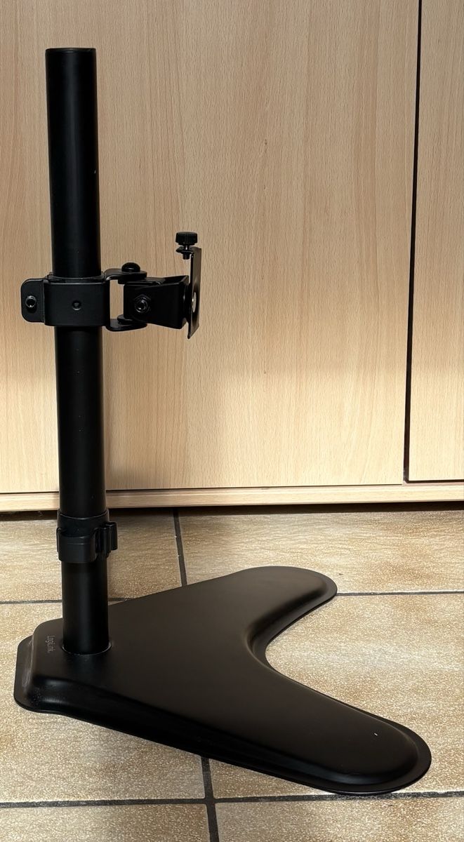 Staffa per monitor: Support de moniteur noir réglable – Usato da Tramelan venduto da crevette72 1