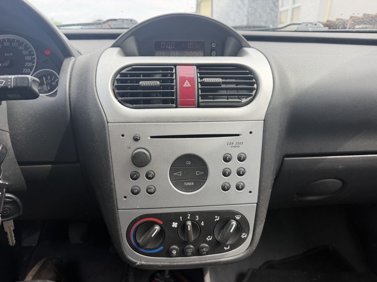 Opel Automobili: Opel Corsa C1,2 Benzin  – Usato da Amriswil venduto da Autocent 9