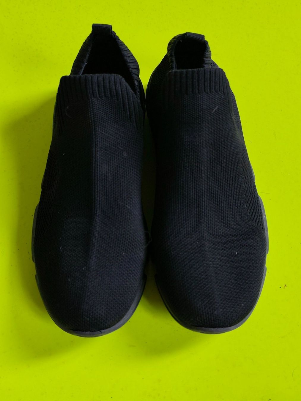 Scarpe da donna: Chaussures Slippers – Usato da Delémont venduto da antioque