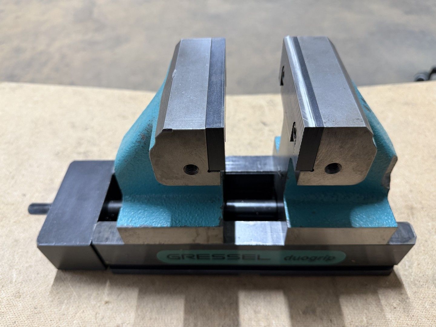Outils pour métaux et serrurerie: Schraubstock Gressel Duogrip – D'occasion à Zuchwil par dragosmd-maschinen 3