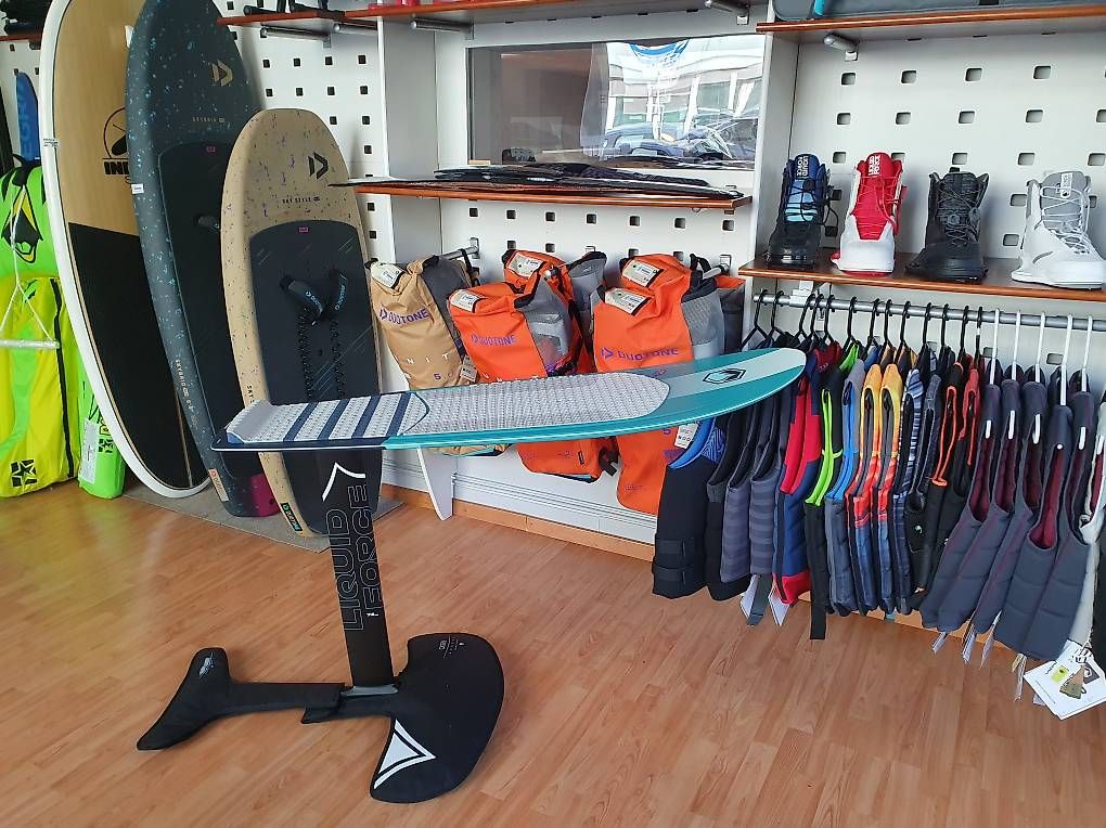 Tavole da surf e di nuoto: Liquid Force Launch Foil Board 4'5" avec Launch Set Wakefoil – Nuovo e nell'imballaggio originale da Lausanne venduto da Wollebw