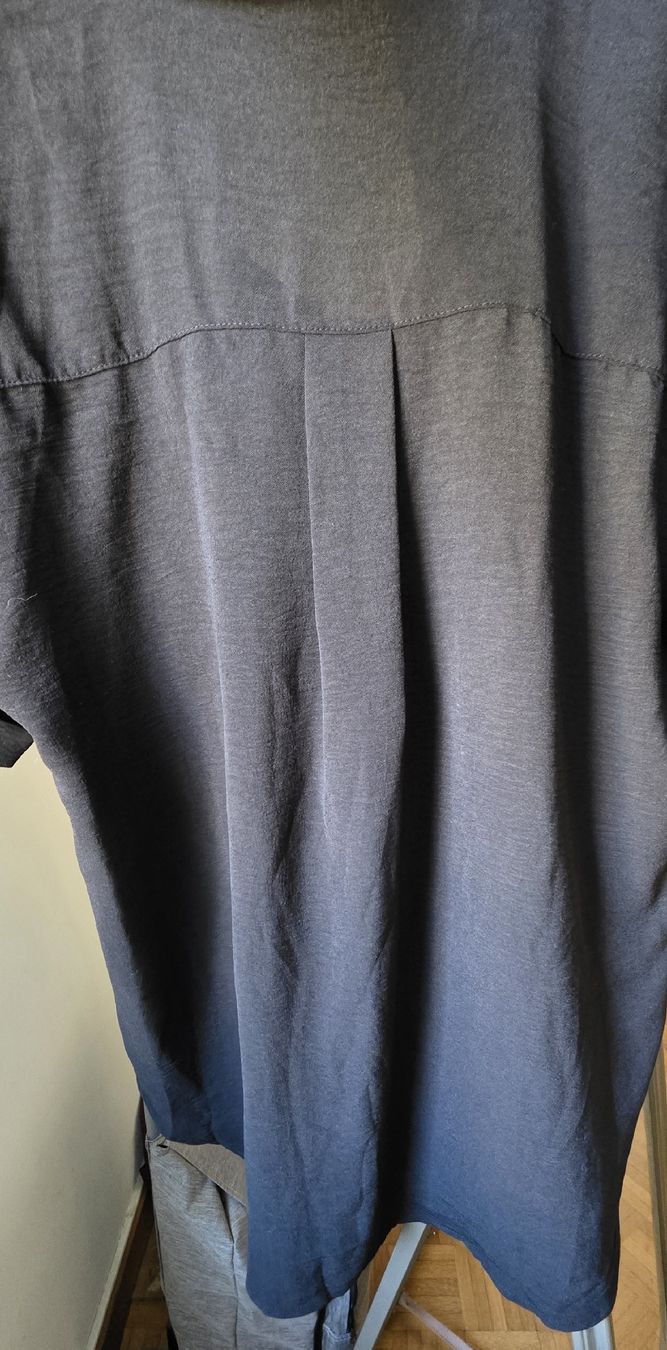 Camicette: Chemise /Blouse Noire L – Usato da Yverdon-les-Bains venduto da van_dq65 3