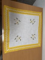Frühlingsdecke, Handarbeit, Gelb, Weiss, Blumenmuster!
