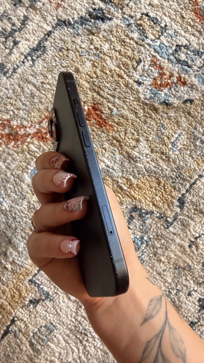 Apple Portables: IPhone 15 mit OVP – D'occasion à Gerlafingen par Jenniferplanche 4