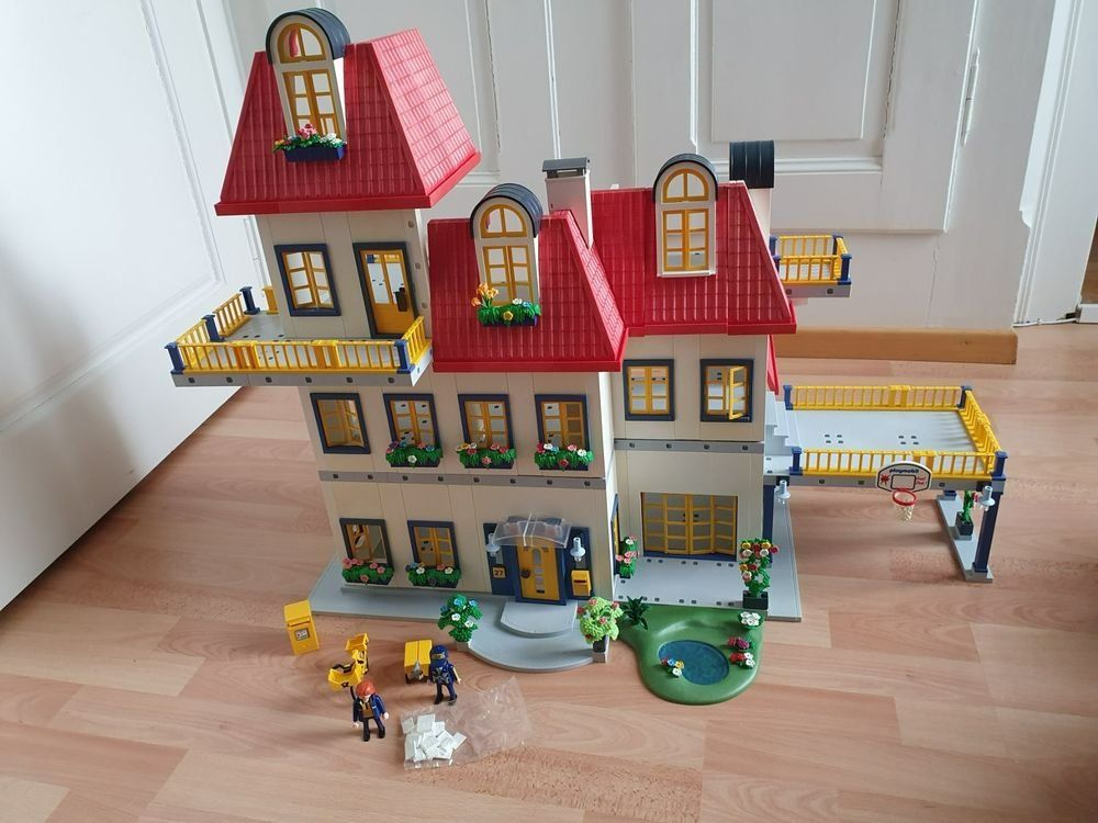 Playmobil Giocattoli: Playmobil Villa – Usato da Lyss venduto da Elisha13