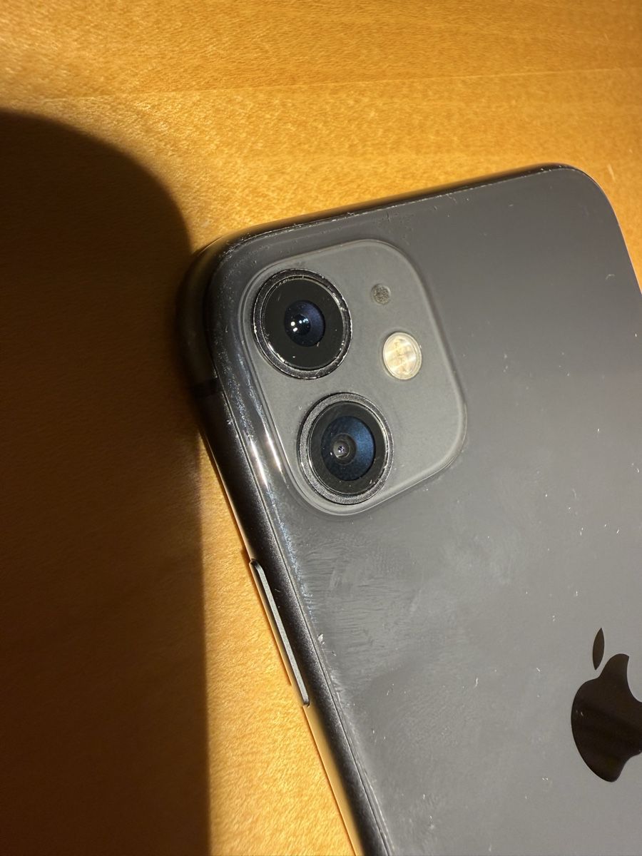 Apple Portables: iPhone 11 64GB Schwarz – D'occasion à Luzern par betzgi02 3