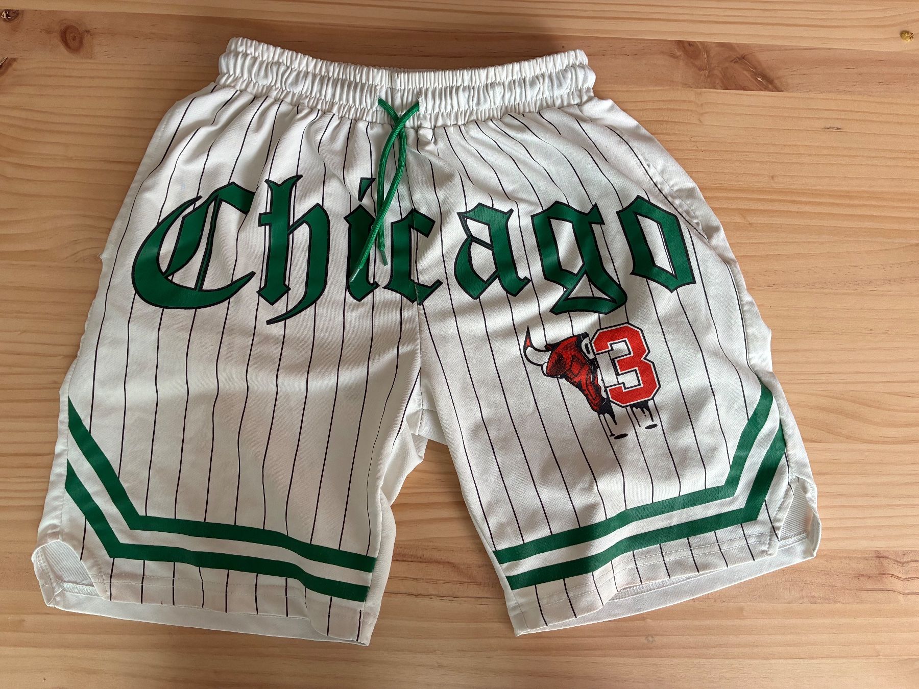 Pantaloni: Chicago Bulls Shorts – Nuovo (secondo la descrizione) da Schwarzenburg venduto da Murjek