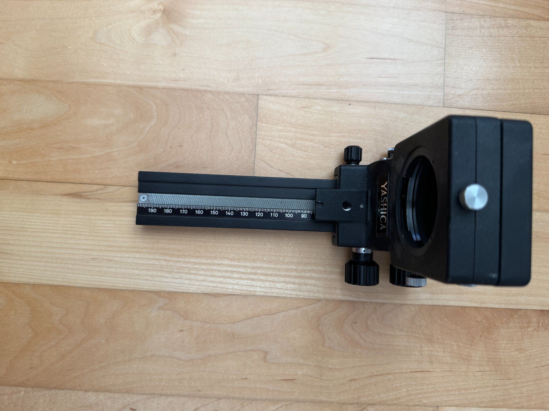 Autres accessoires: YASHICA - Makro Einstellschlitten – D'occasion à Möhlin par tiio 1
