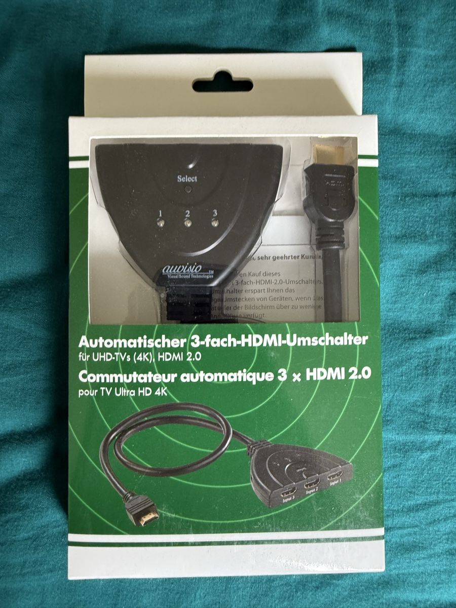 Câbles: Commentateur HDMI – Neuf avec emballage d'origine à La Sagne NE par Fanta2311