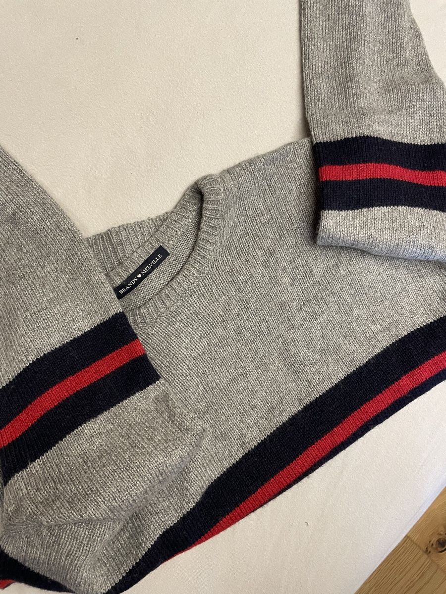 Brandy Melville Pullover & Sweatshirts: Damen Pullover grau, blau und rot gestreift – Gebraucht aus Lenggenwil von mai_2m5q 2