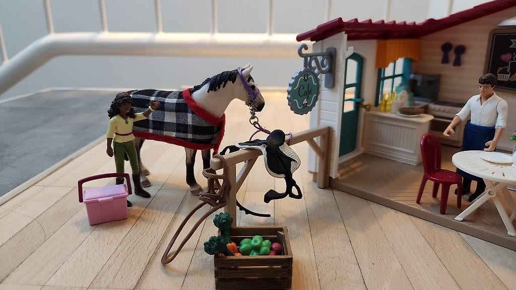 Spielzeuge: Schleich Reitercafe – Gebraucht aus Urdorf von Silvie5 3