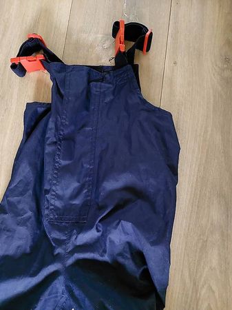 Leichte Regenhosen 104 neuwertig