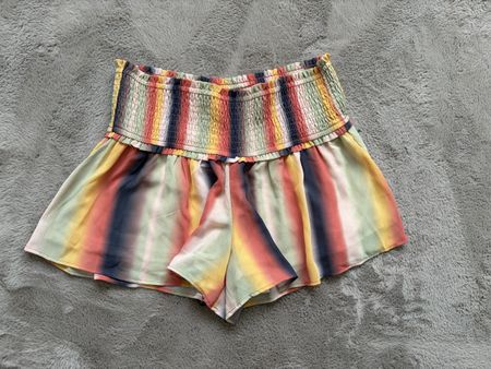 Shorts Damen Grösse S-M mehrfarbig 