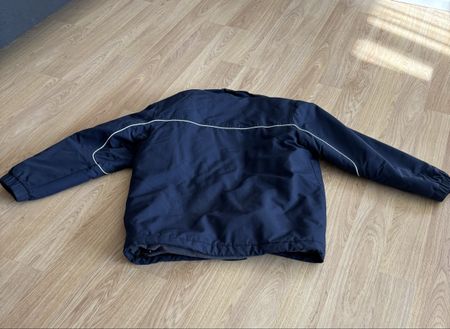 Kind Winterjacke/Skijacke dunkelblau gefüttert guter Zustand