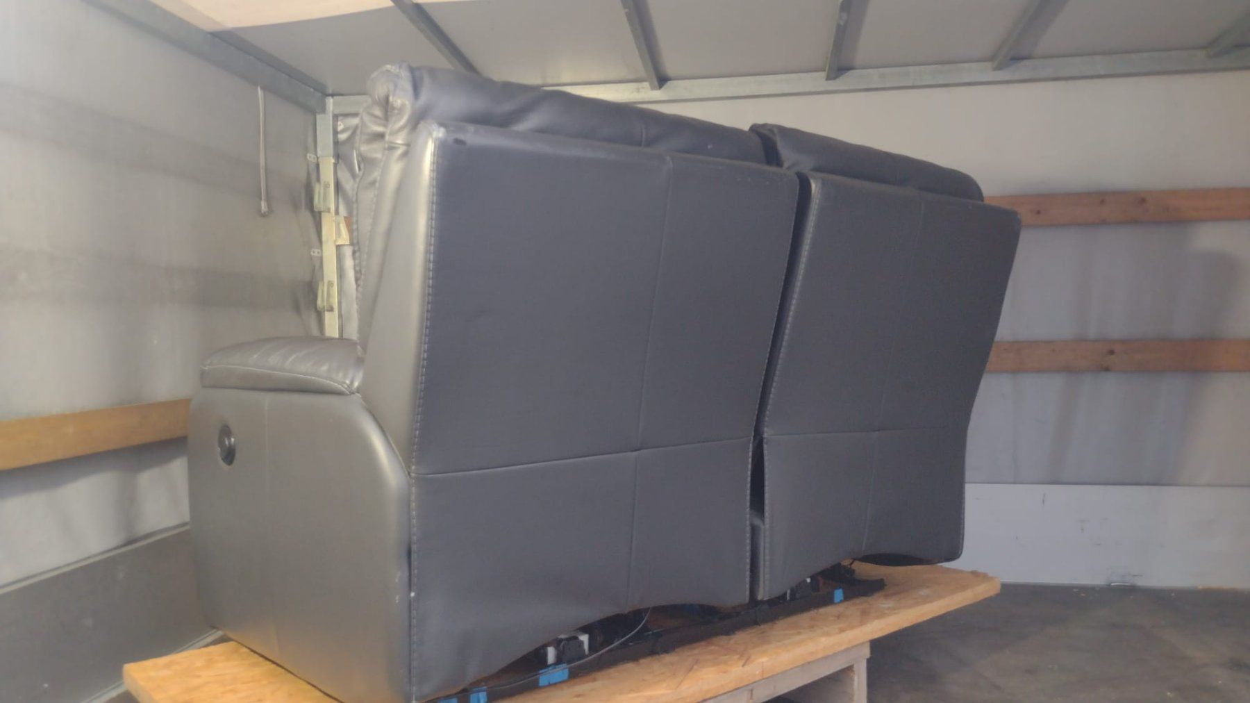 Sofas: 2er Sofa elektrisch – Gebraucht aus Dinhard von Mittelstenweiler 1