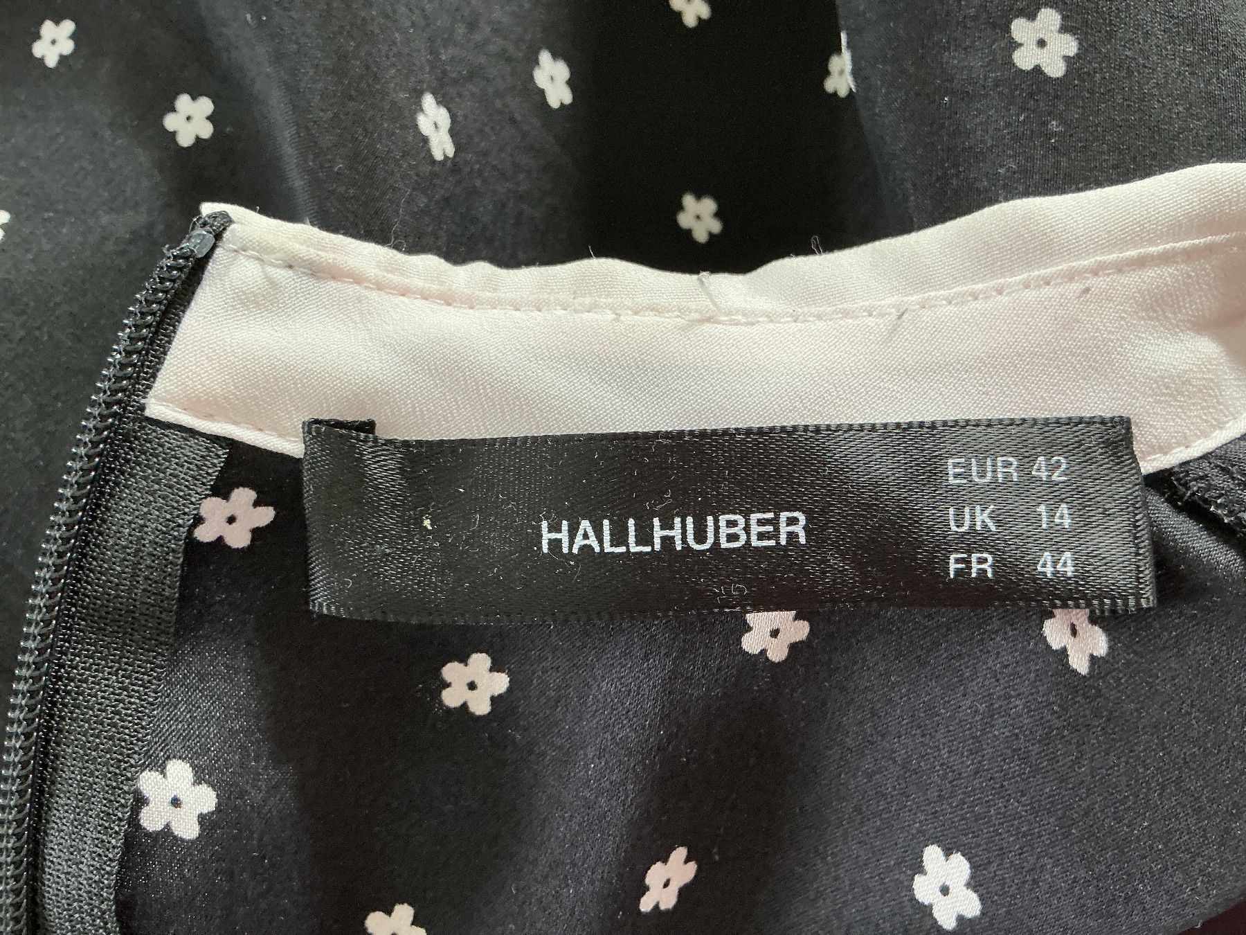 Hallhuber Camicette: Wunderschöne Seidenbluse von Hallhuber – Usato da Triesen venduto da boston7 3