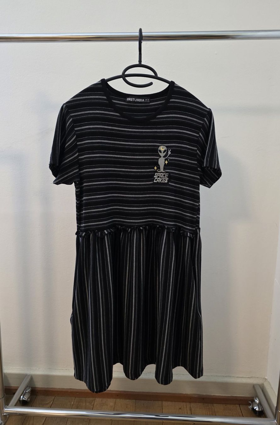 Robes: Gestreiftes Kleid Disturbia – D'occasion à Rothenfluh par sel_j856