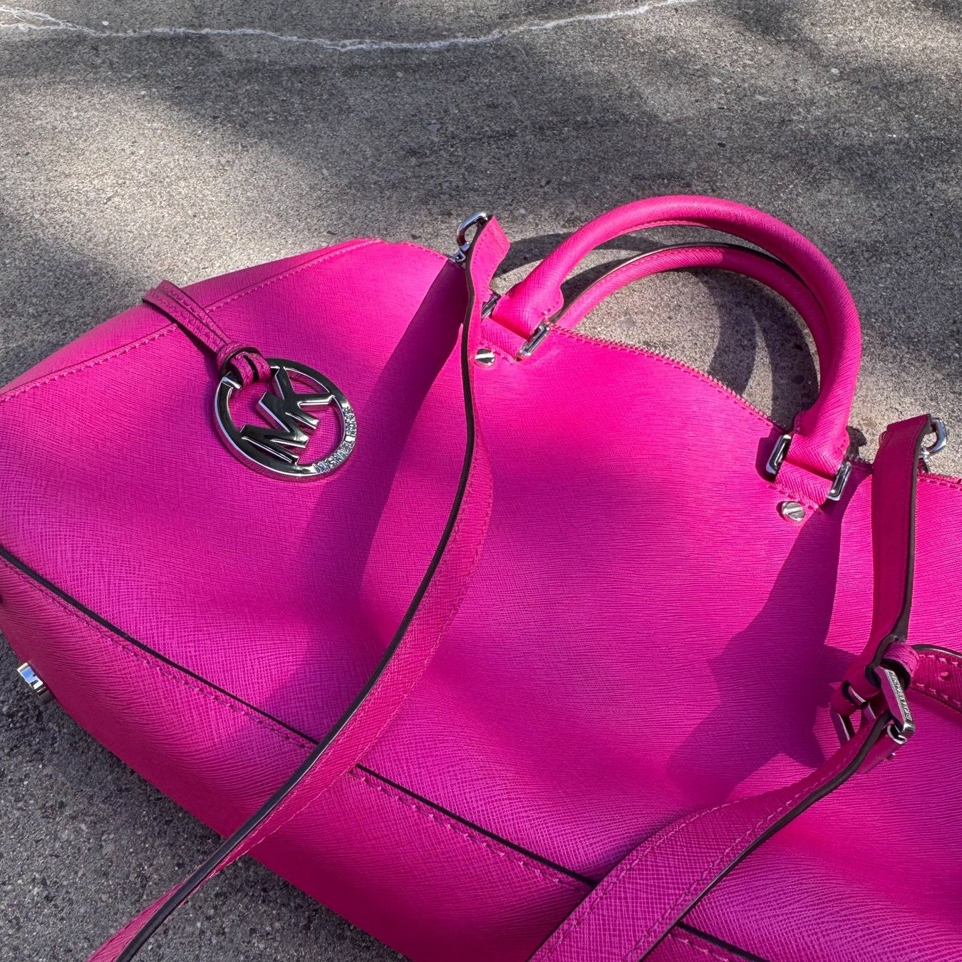 Michael Kors Sacs femmes: Michael Kors pink designer handbag – D'occasion à St. Gallen par sourced_limited 2