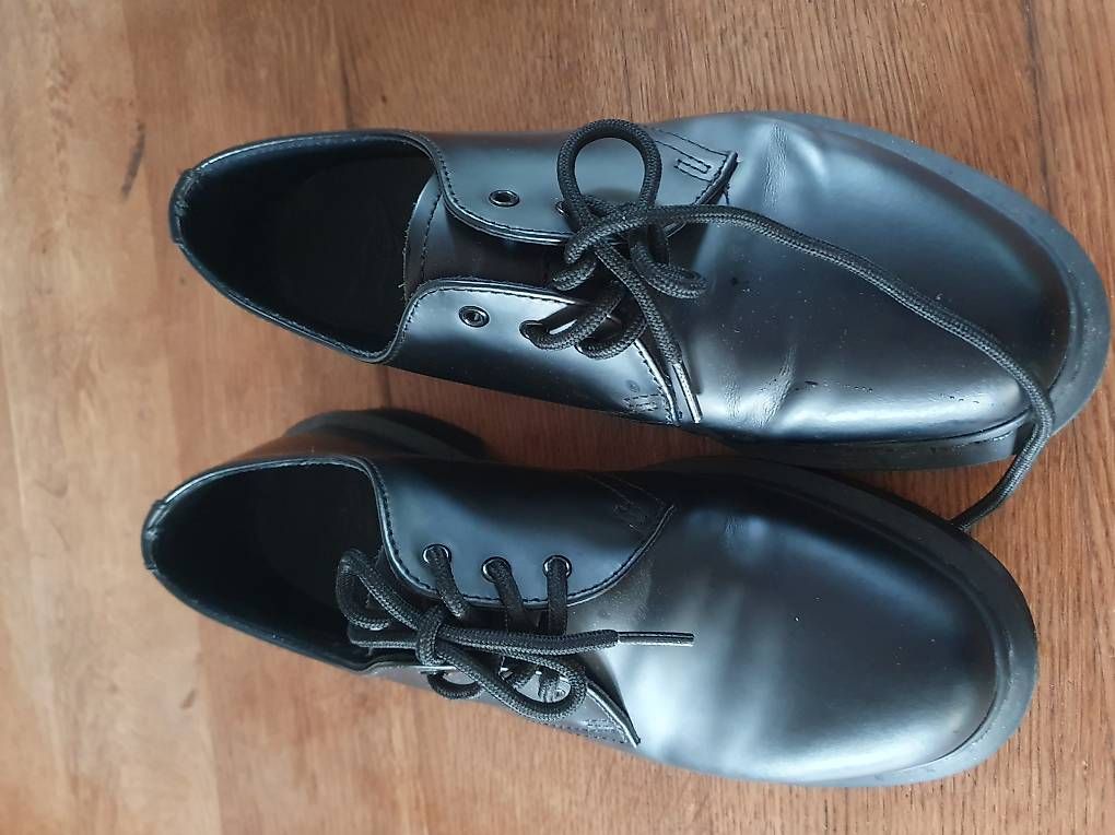 Scarpe da donna: Doc Martens gr 39 – Usato da Olten venduto da stritten 4