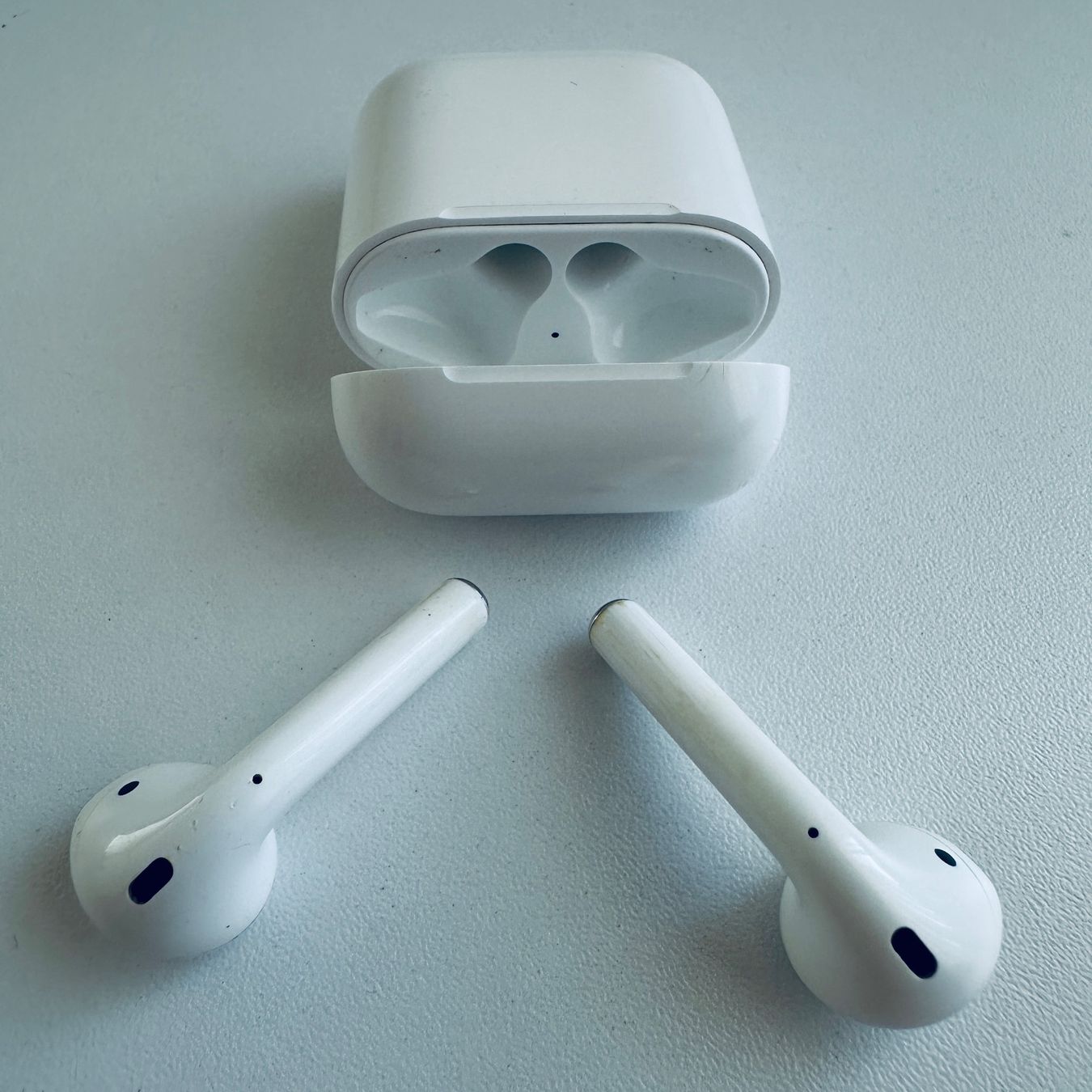 Apple Cuffie: Original Apple AirPods 2 Kopfhörer Wireless Lightning Kabel – Usato da Basel venduto da MY.AIRPODS.SHOP 3