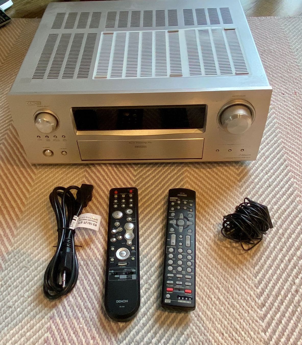 Denon Receiver: Denon AVR 3310 Receiver – Gebraucht aus Zürich von