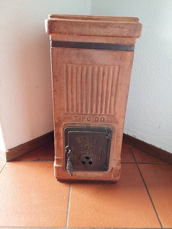 Altri mobili d'antiquariato: Antiker Terracotta Ofen – Usato da Cavigliano venduto da myoutdoor24