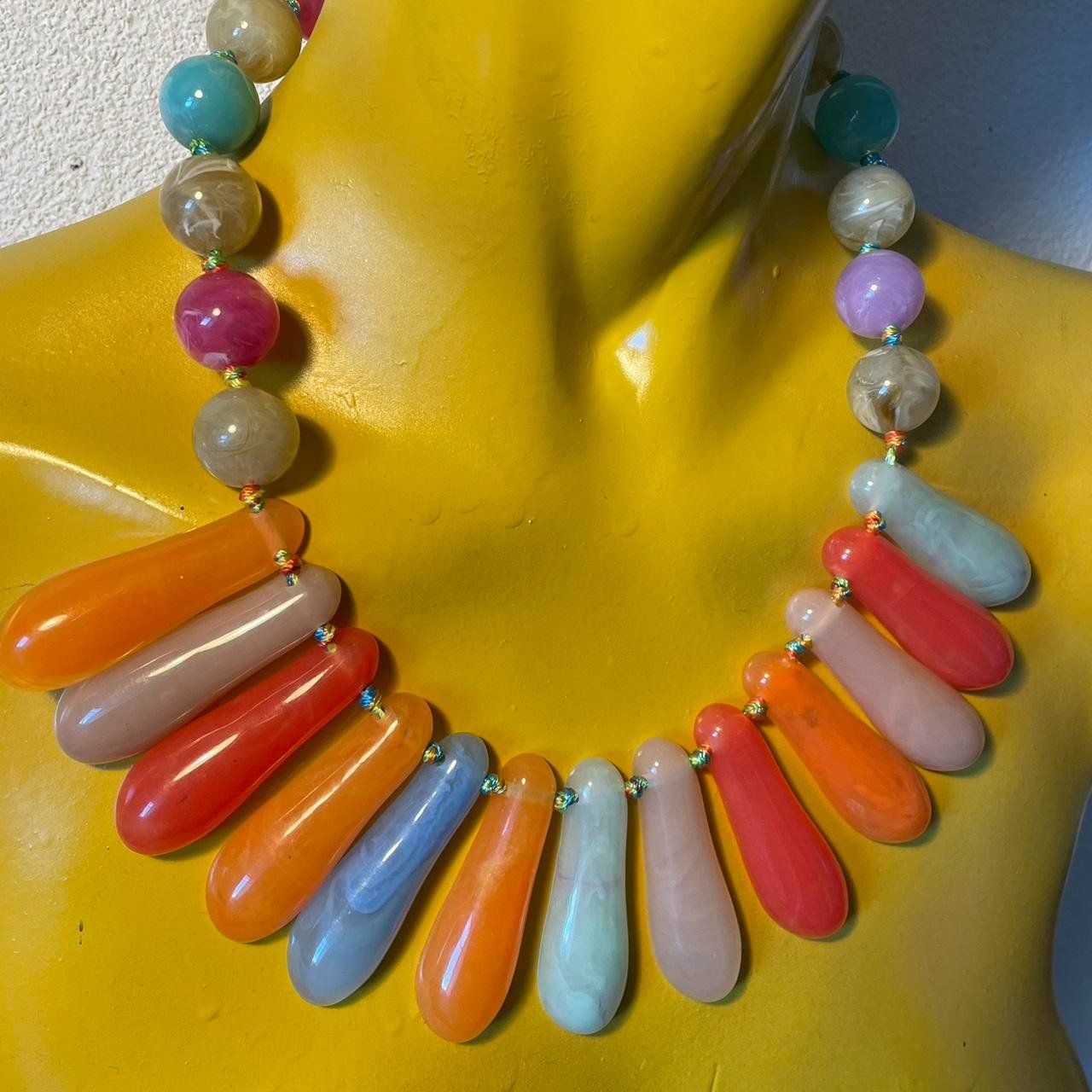 Colliers: Collier multicolore perles en résine – D'occasion à Troinex par Irisglo 2