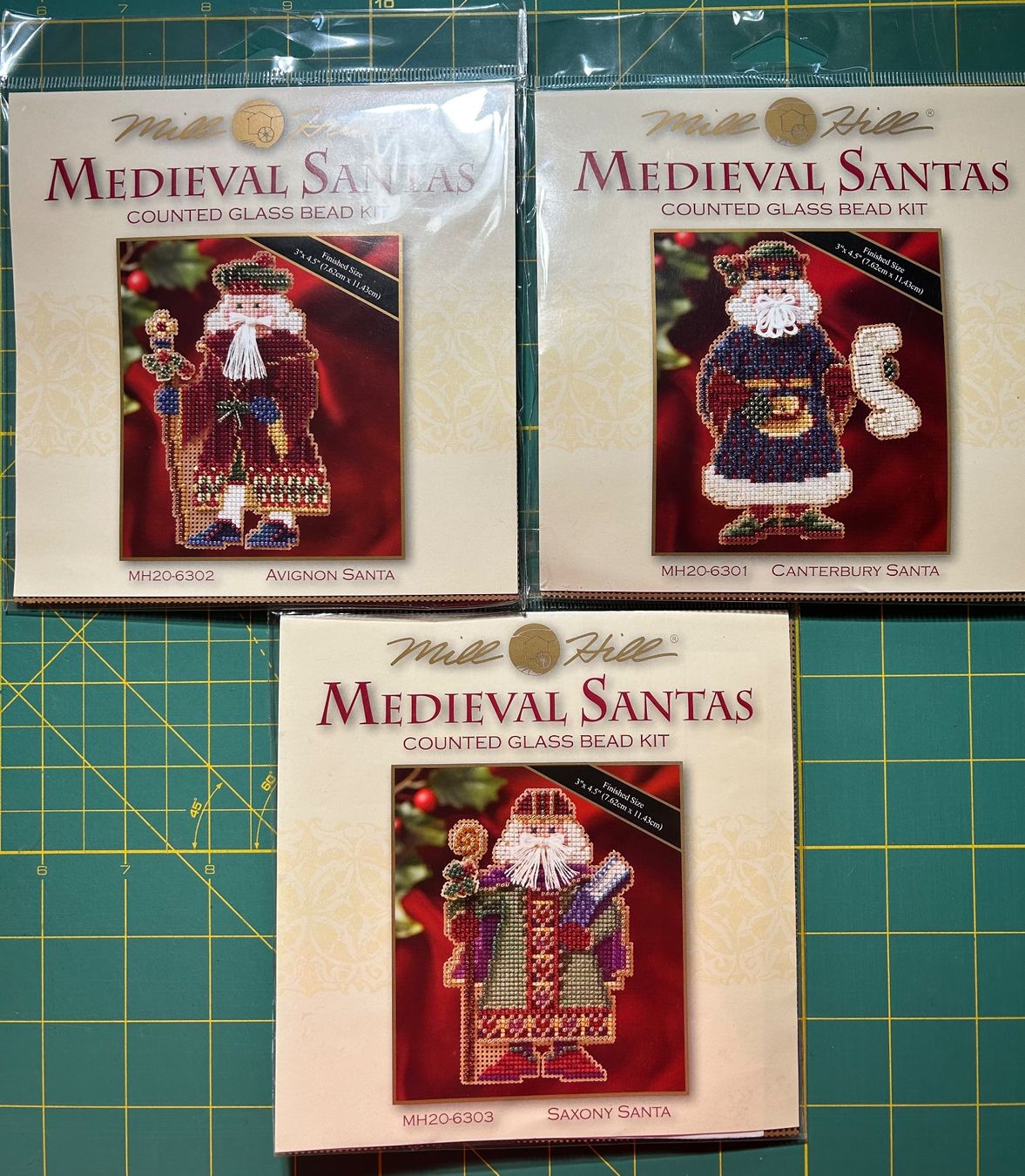 Kit bricolage: Lot complet de 3 Medieval Santas de Mill Hill – Nuovo e nell'imballaggio originale da Bouveret venduto da sev_qj7l 1