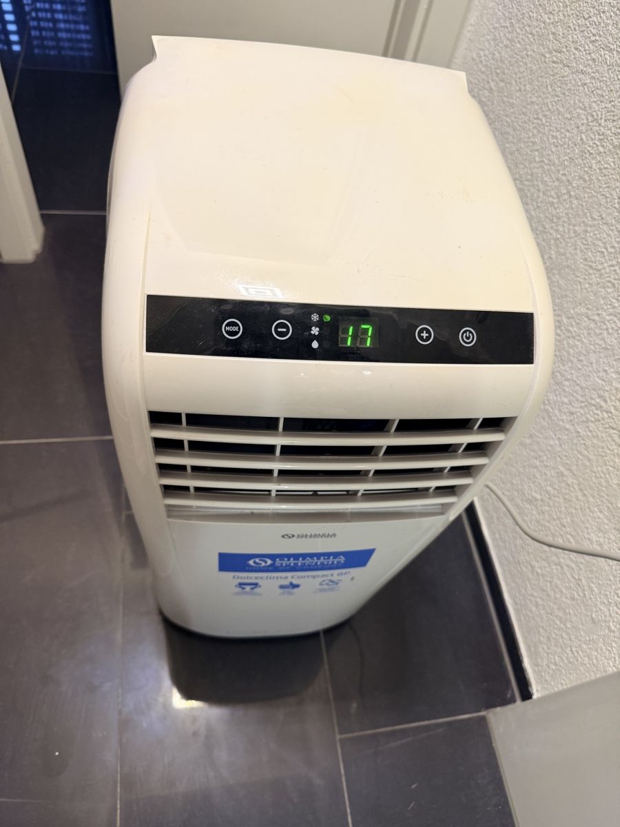 Condizionatori: **Blitzauktion** Klimaanlage Olimpia Splendid compact 8 P – Usato da Allenwinden venduto da superfamicom