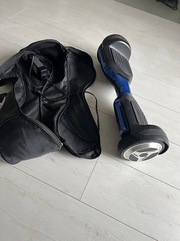 Hoverboards: Hoverboard blu con box e luci – D'occasion à Pura par daby28