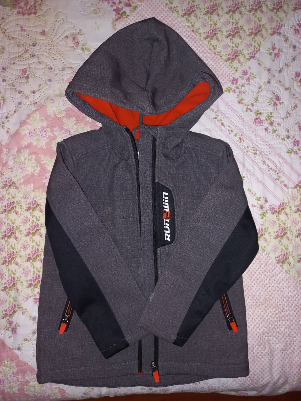 Vestes & Manteaux: Jacke – Neuf avec emballage d'origine à Basel par zaa_7ft5