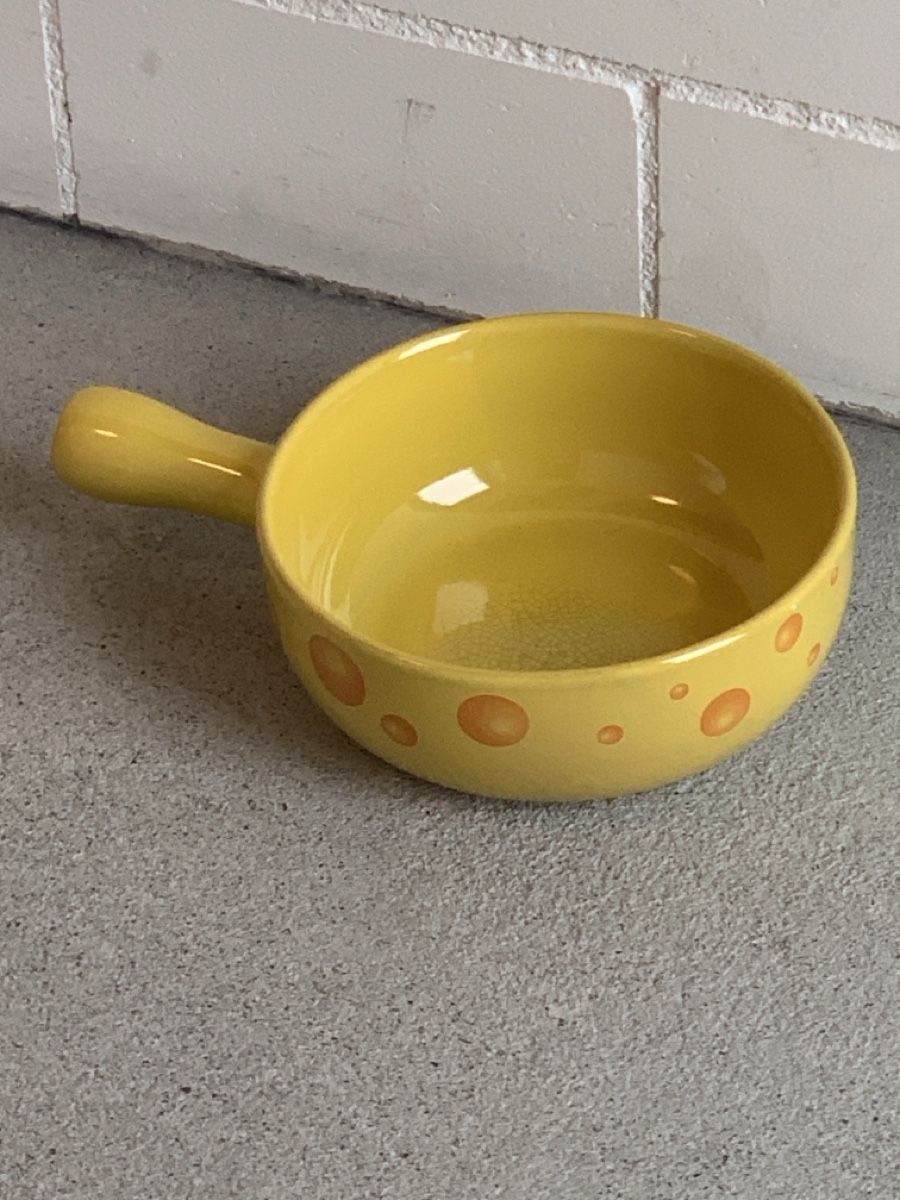 Casseroles: Yellow ceramic fondue pot with handle – D'occasion à Immensee par vgitter