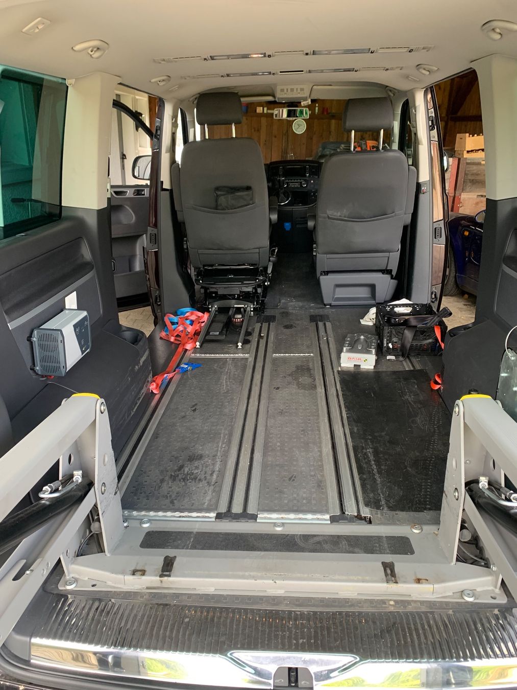VW Veicoli commerciali: Minibus VW T5 Multi.D 4M. BMT 4x4 – Usato da Bassecourt venduto da R.Tinguely 5