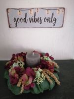 Tisch Kranz deko mit Kerze good vibes only