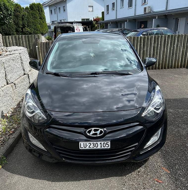 Hyundai Automobili: Hyundai i 30 – Usato da Oberkirch LU venduto da ladina022 2