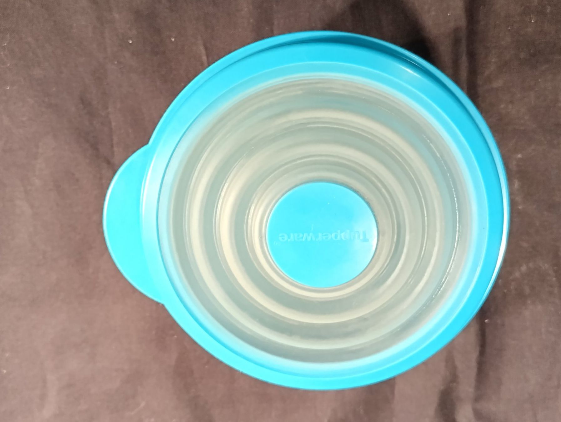 Tupperware Contenitori & Simili: Tupperware Bungee Schüssel mit flexiblem Rillendeckel, 5dl – Usato da Bellach venduto da JingleCherry 1