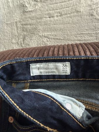 Jeans Stradivarius dunkelblau Grösse 36 neu