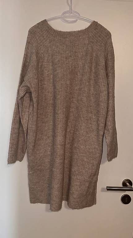 Pullover & Sweatshirts: Only Longpullover – Gebraucht aus Felben-Wellhausen von ale_y7hx