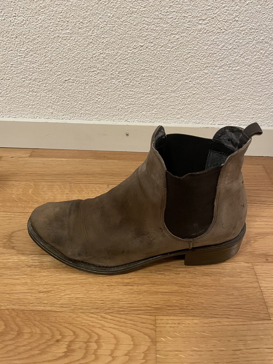 Damenschuhe: Braune Chelsea Boots, Grösse 39 – Gebraucht aus Sursee von Steffi_2020 2