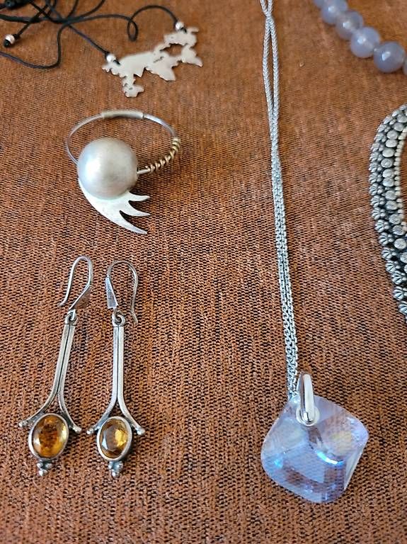 Sonstiger Schmuck: Verschiedene Schmuckstücke auch aus Silber – Gebraucht aus Spreitenbach von dde_5k86 3