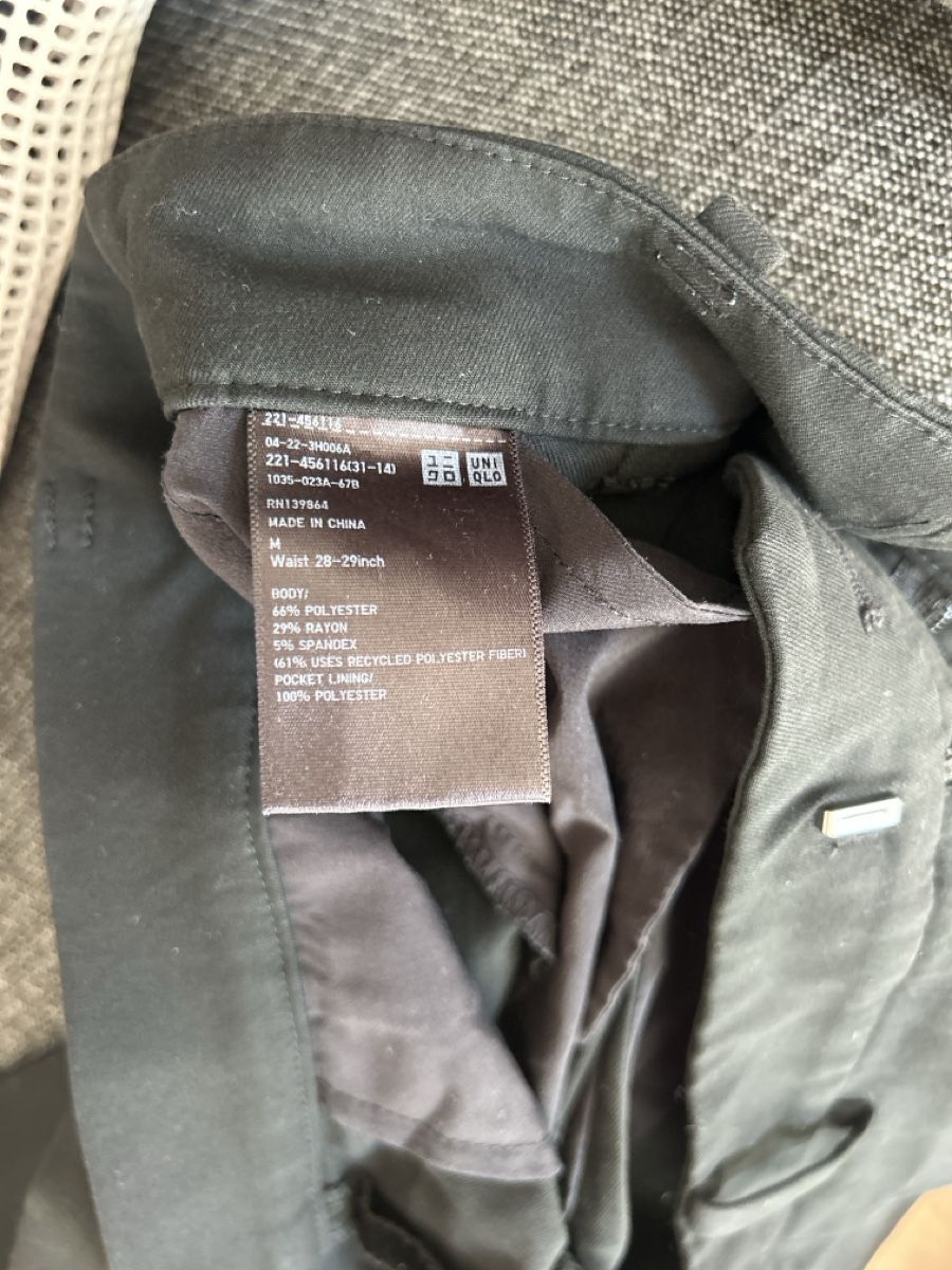 Uniqlo Pantalons: Schwarze Schlaghose M – D'occasion à Adlikon b. Regensdorf par Huegeler 2