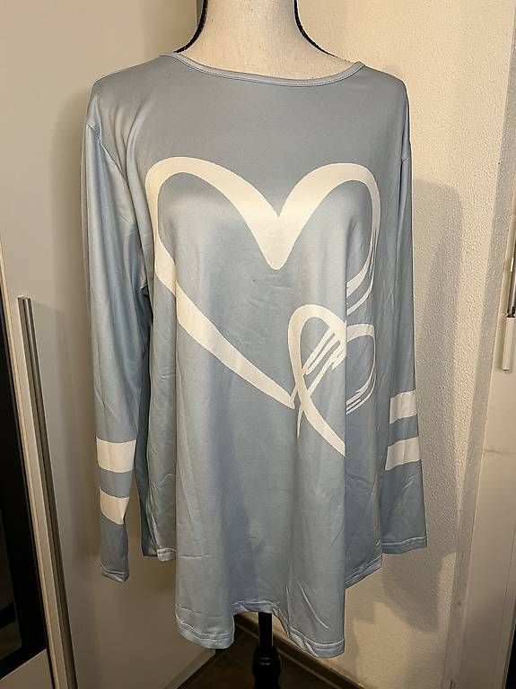 Pullover & Sweatshirts: Hellblauer Pullover - Grösse XL – Gebraucht aus Urdorf von Marybyii