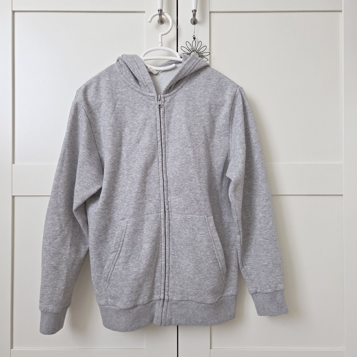 H&M Jacken: H&M Sweat-Jacke Grösse: 146/152 – Gebraucht aus St.Gallen von Its.eli035