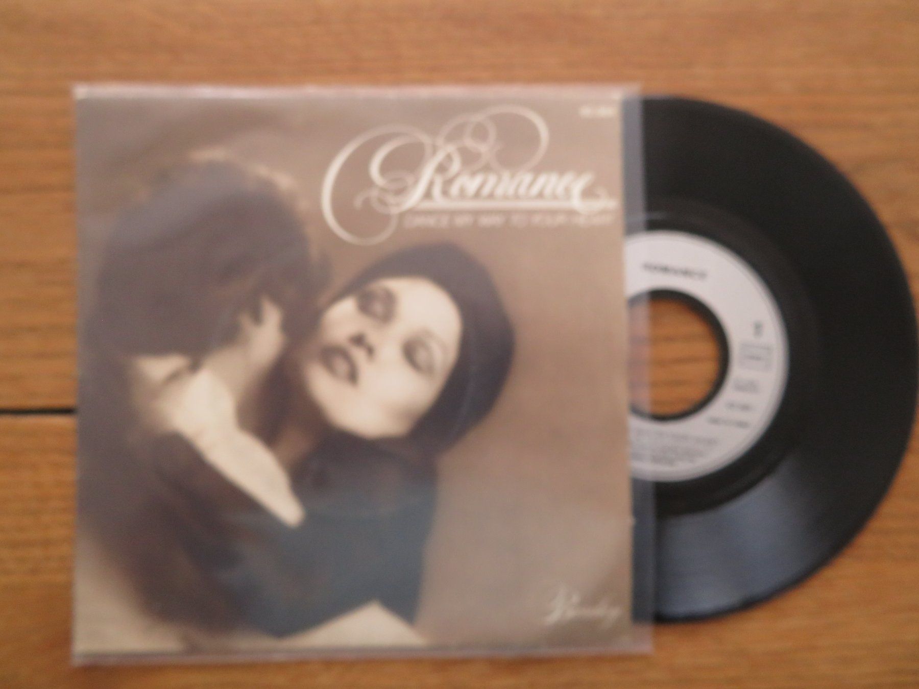 Dischi in vinile: ROMANCE SINGEL DANCE MY WAY TO YOUR HEARD – Nuovo (secondo la descrizione) da Zürich venduto da max_cp5f