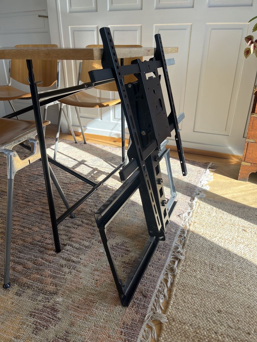 Supporti a parete: TV wall mount (Fireplace) – Usato da Zürich venduto da yunis87 2