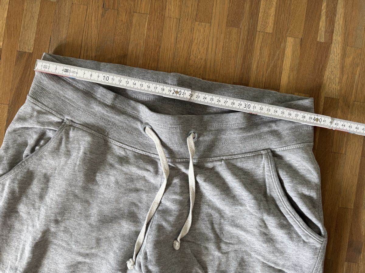 C&A Pantalons: Halblange Jogginghose hellgrau – D'occasion à Münsingen par sam_528s 3