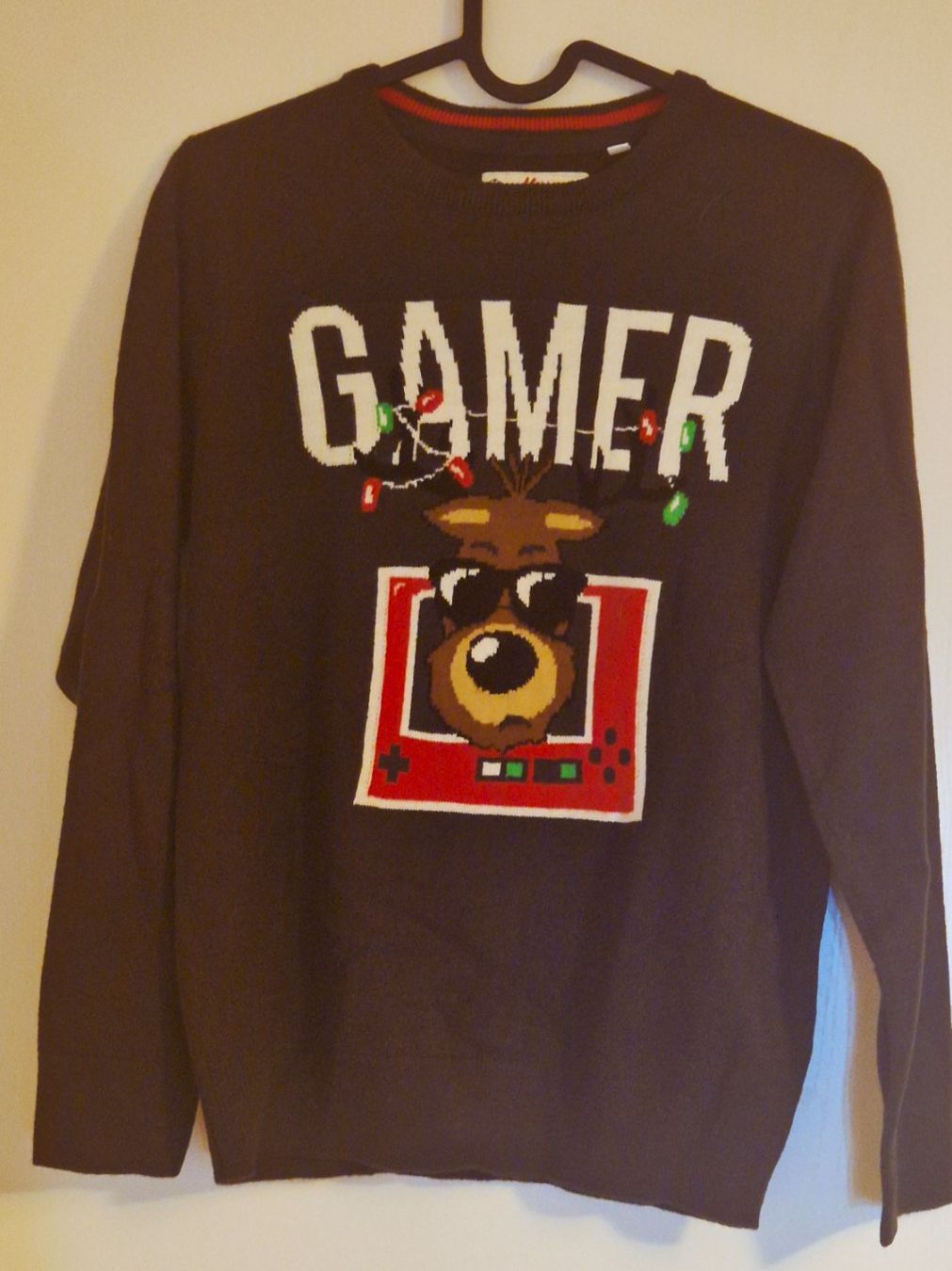 C&A Pulls et sweat-shirts: Weihnachtspullover Gr. 146/152 – D'occasion à Volketswil par Dokinka